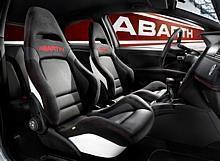 Gemeinsam mit Rennsportspezialist Sabelt hat Abarth neue Sitze für den Abarth Grande Punto entworfen. Foto: Auto-Reporter/Fiat